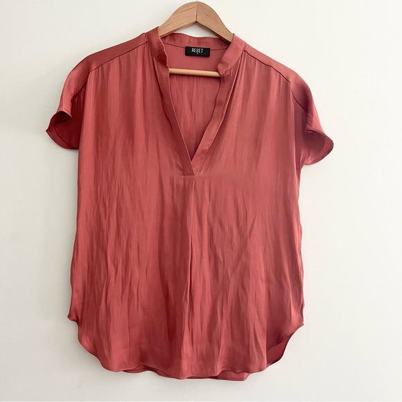 Reset By Jane V Neck Silky Fabric Short Sleeve Stand Up Collar Blouse Esme Top S - Picture 2 of 7